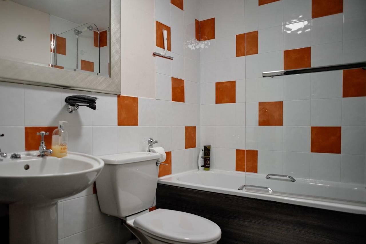 Central Located Two Bedroom Suite Bristol Exteriör bild